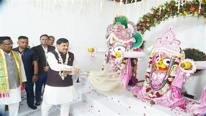 Chief Minister Dr. Yadav Participates in Lord Shri Jagannath’s Rath Yatra